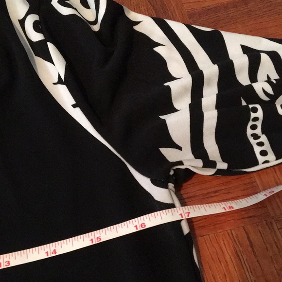 WHITE HOUSE BLACK MARKET bell sleeve tunic - Picture 13 of 14